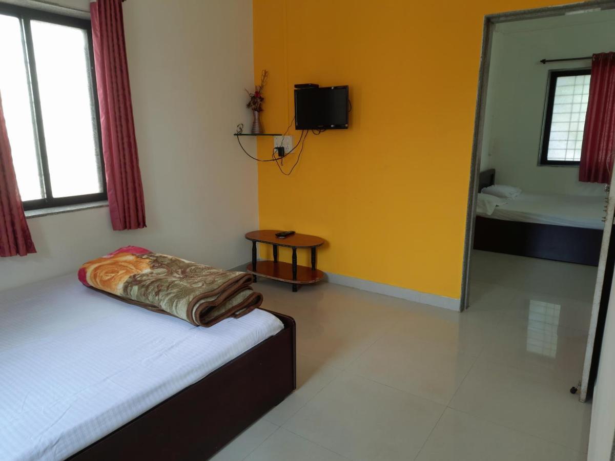 Trimurti Holiday Home พันช์กานี ภายนอก รูปภาพ