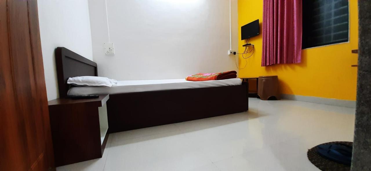 Trimurti Holiday Home พันช์กานี ภายนอก รูปภาพ