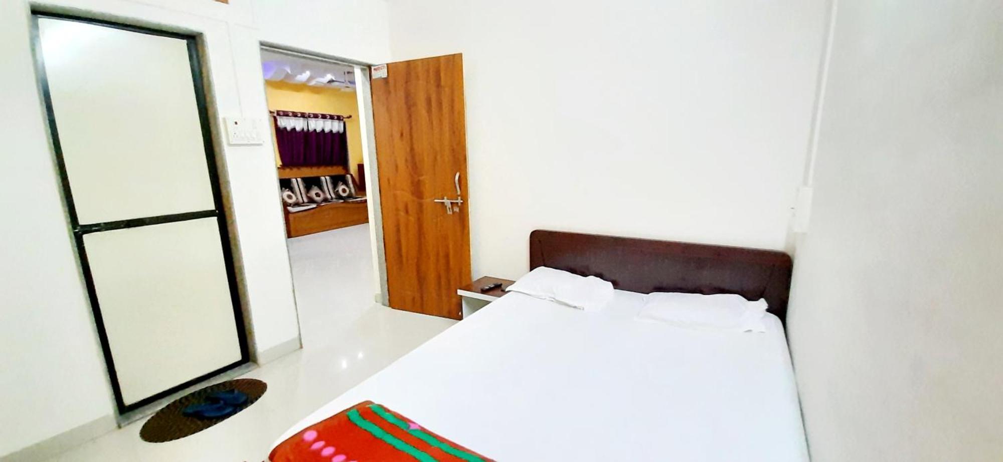 Trimurti Holiday Home พันช์กานี ภายนอก รูปภาพ
