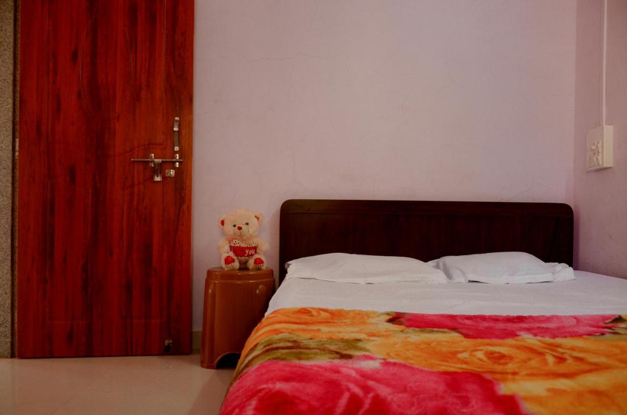 Trimurti Holiday Home พันช์กานี ภายนอก รูปภาพ